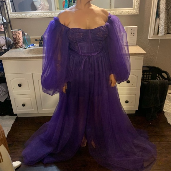 Dress - Picture 6 of 9